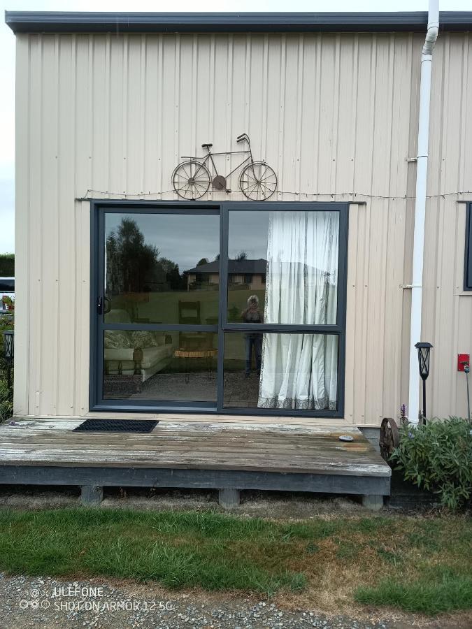 Flying Plate Saloon Apartment Waimate Exterior foto